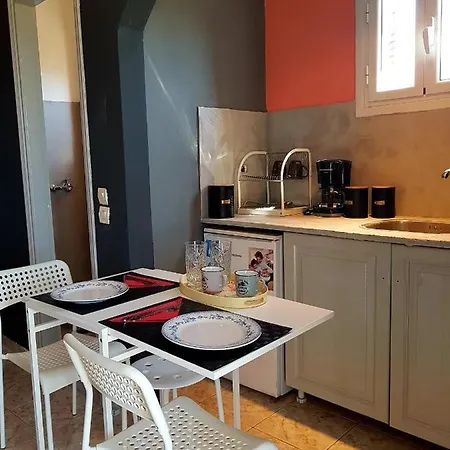 Aparthotel Issos