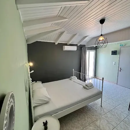 Aparthotel Issos