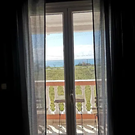 Aparthotel Issos *